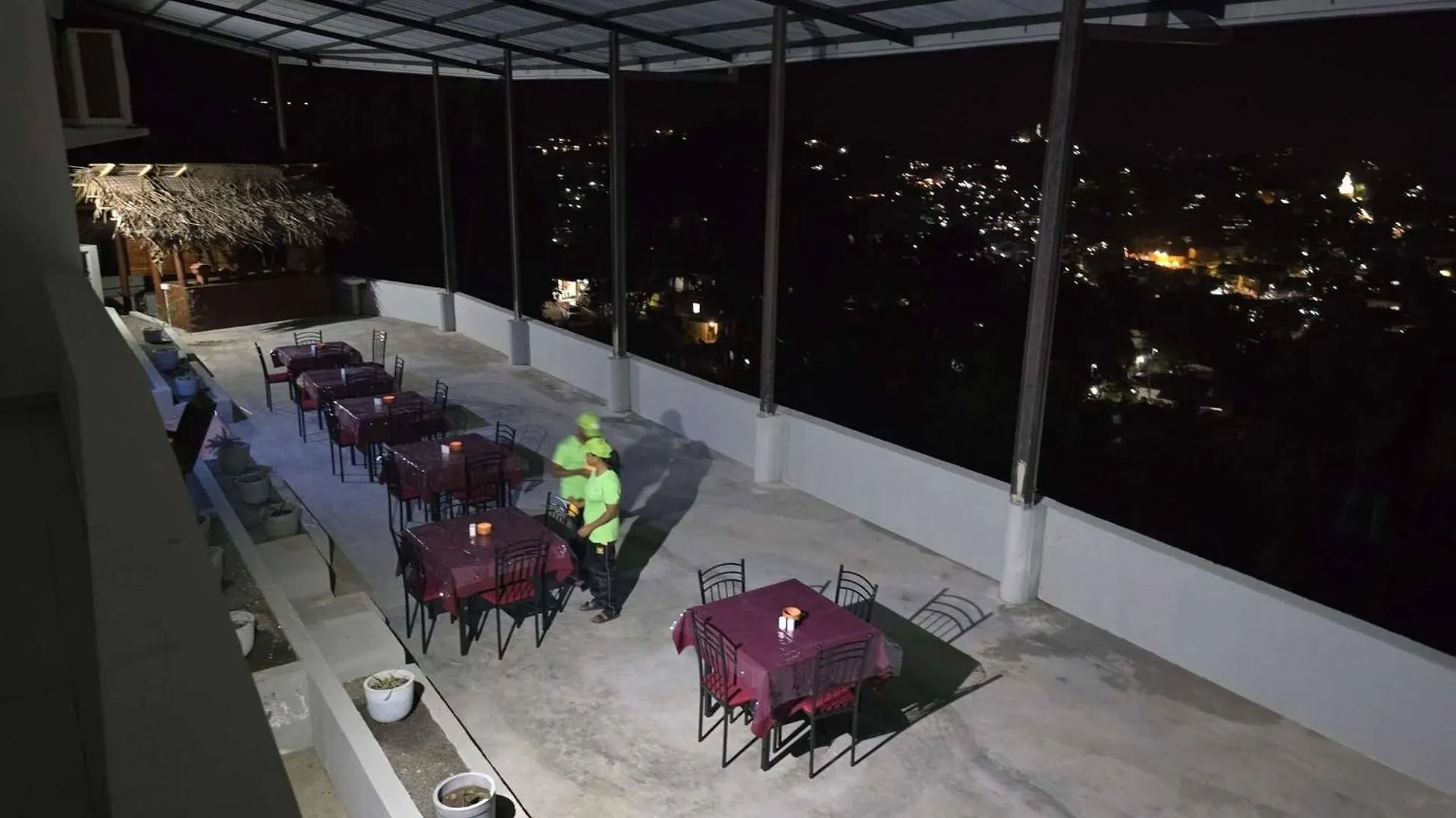 Kandy Panoramic Mpm Deluxe Balcony Suit-Aircon-4B3 Konukevi