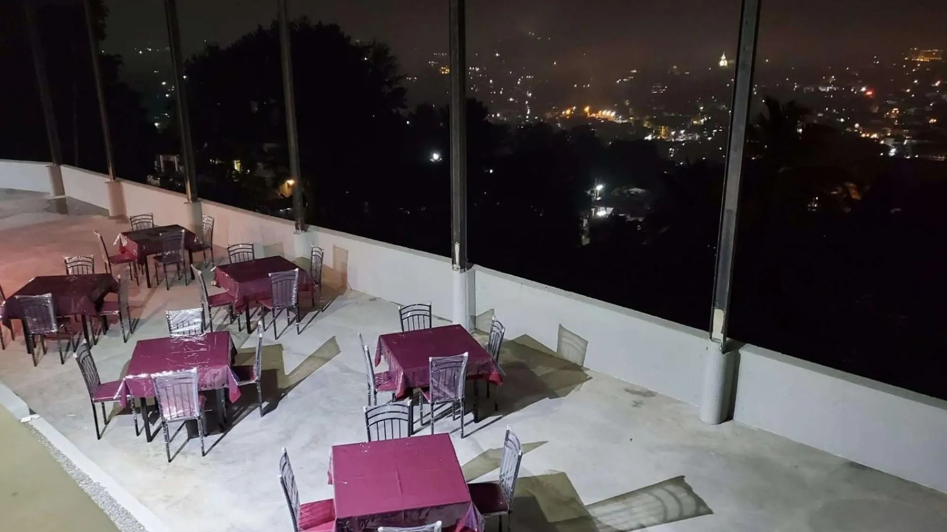 Konukevi Kandy Panoramic Mpm Deluxe Balcony Suit-Aircon-4B3 Sri Lanka